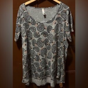 LuLaRoe Classic Tee | Gray Paisley Print | Size 3XL